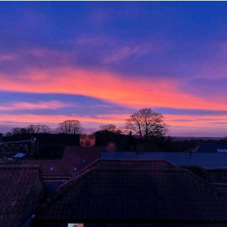 Sunset View, 2 Bedrooms In The Heart Of Holt With Parking Εξωτερικό φωτογραφία