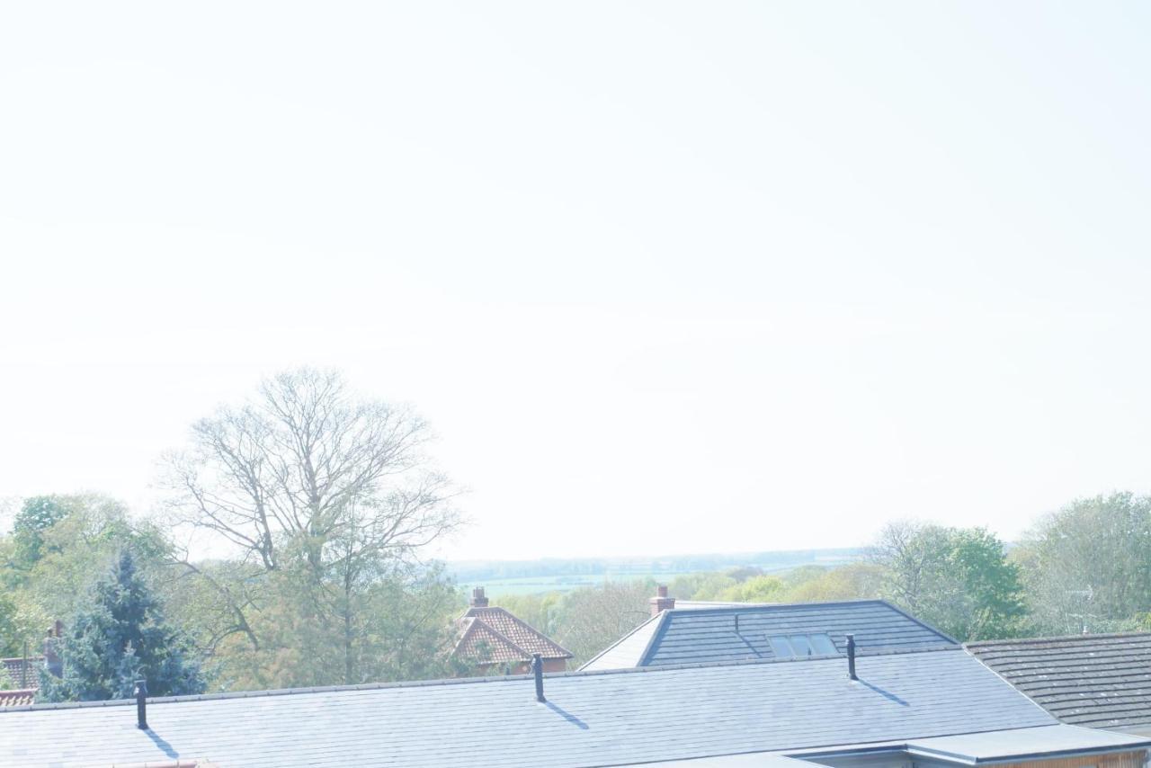 Sunset View, 2 Bedrooms In The Heart Of Holt With Parking Εξωτερικό φωτογραφία